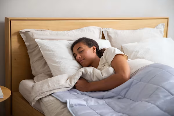 【青少年睡眠危機】深夜滑手機正在偷走孩子的睡眠?專家揭密大腦警訊與 4 大好眠對策 2 image